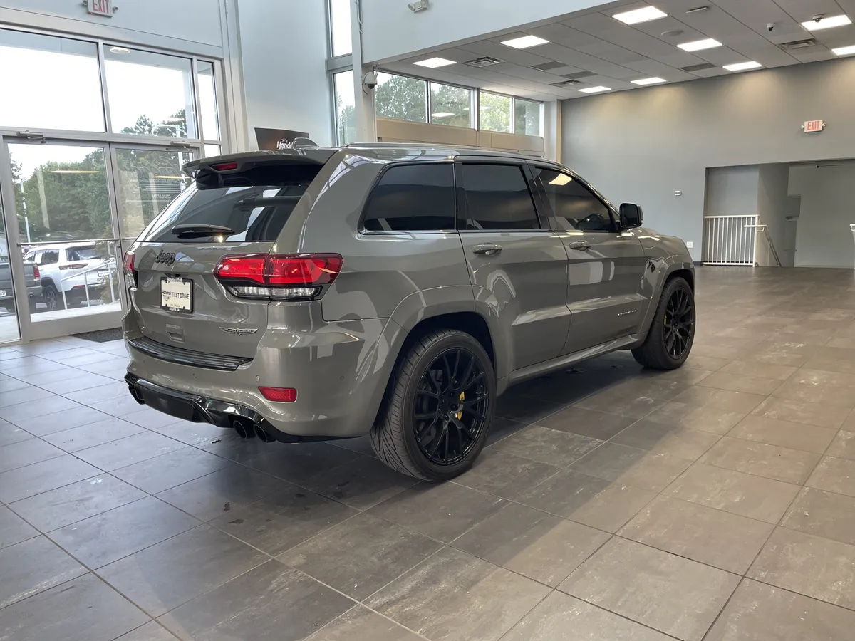 2021 Jeep Grand Cherokee Trackhawk thumbnail 9