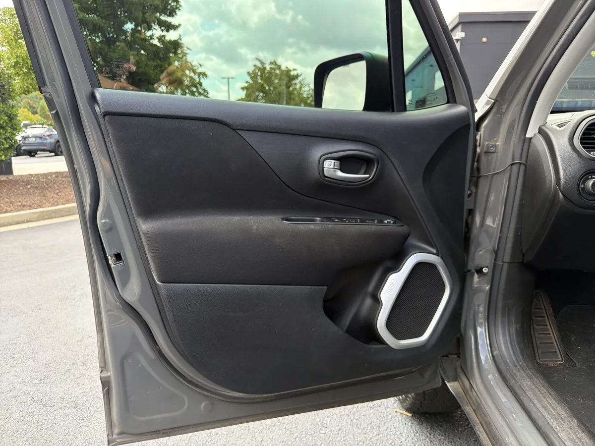 2021 Jeep Renegade Sport thumbnail 14