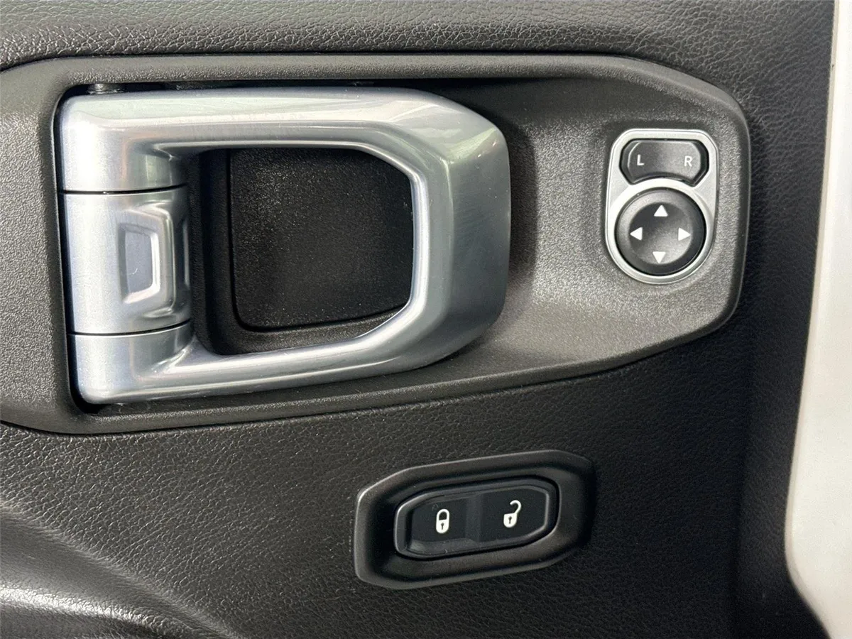2021 Jeep Wrangler Unlimited Rubicon thumbnail 26
