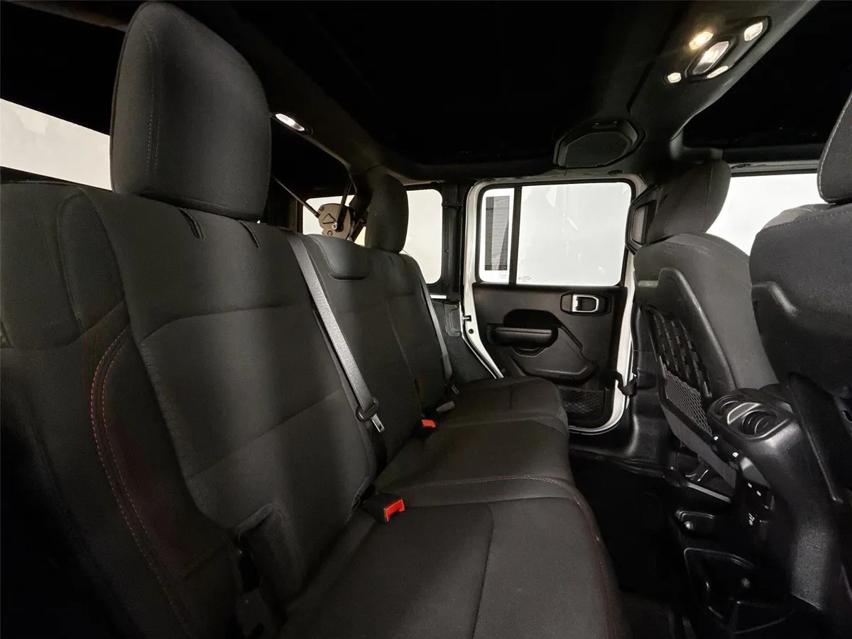 2021 Jeep Wrangler Unlimited Rubicon thumbnail 38