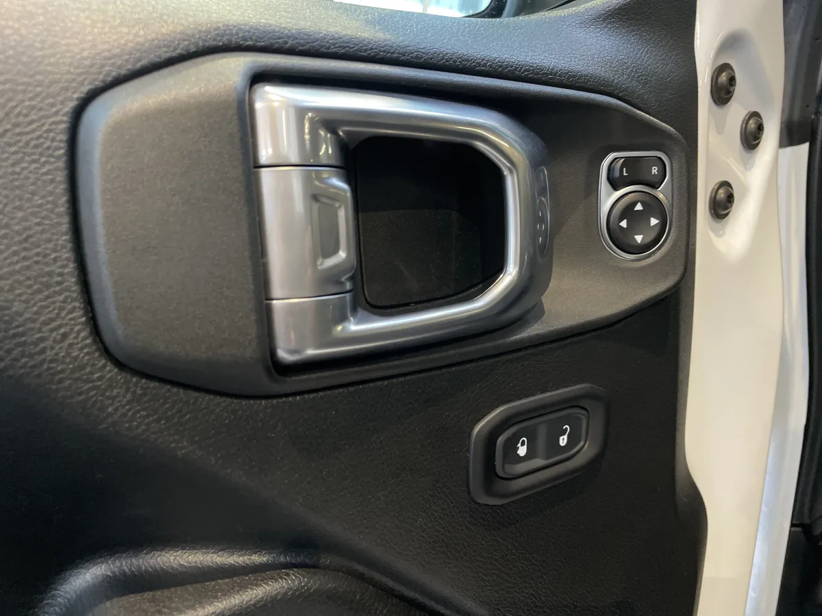 2021 Jeep Wrangler Unlimited Rubicon thumbnail 14