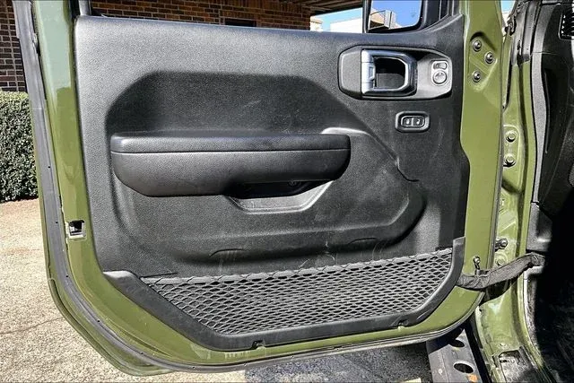 2021 Jeep Wrangler Unlimited Rubicon thumbnail 17