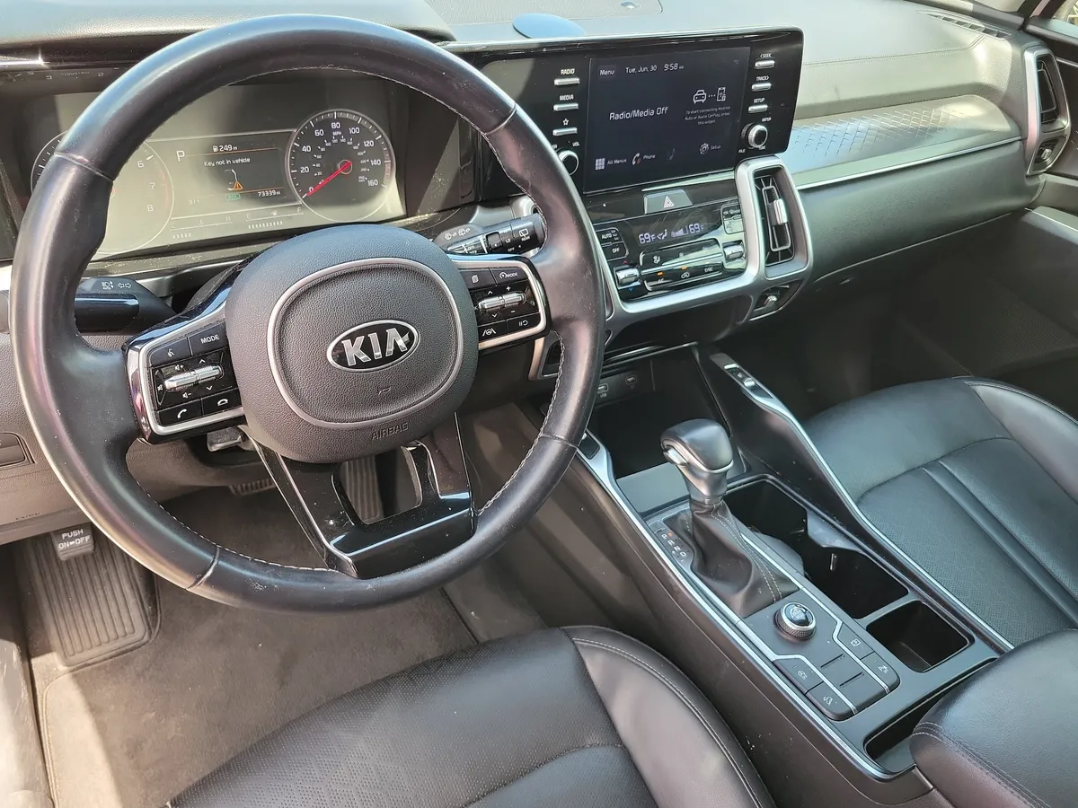 2021 Kia Sorento S thumbnail 12