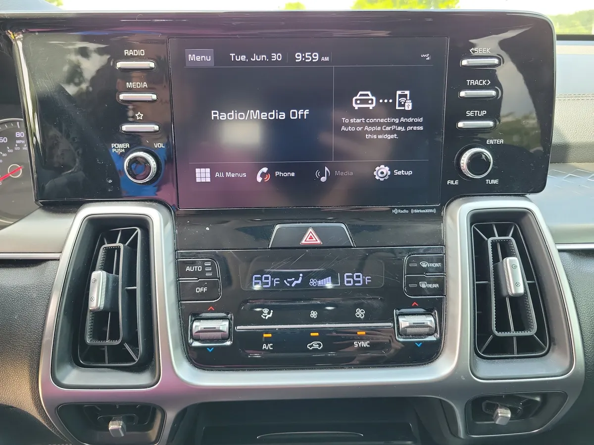 2021 Kia Sorento S thumbnail 18