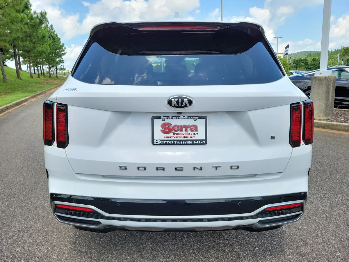 2021 Kia Sorento S thumbnail 4