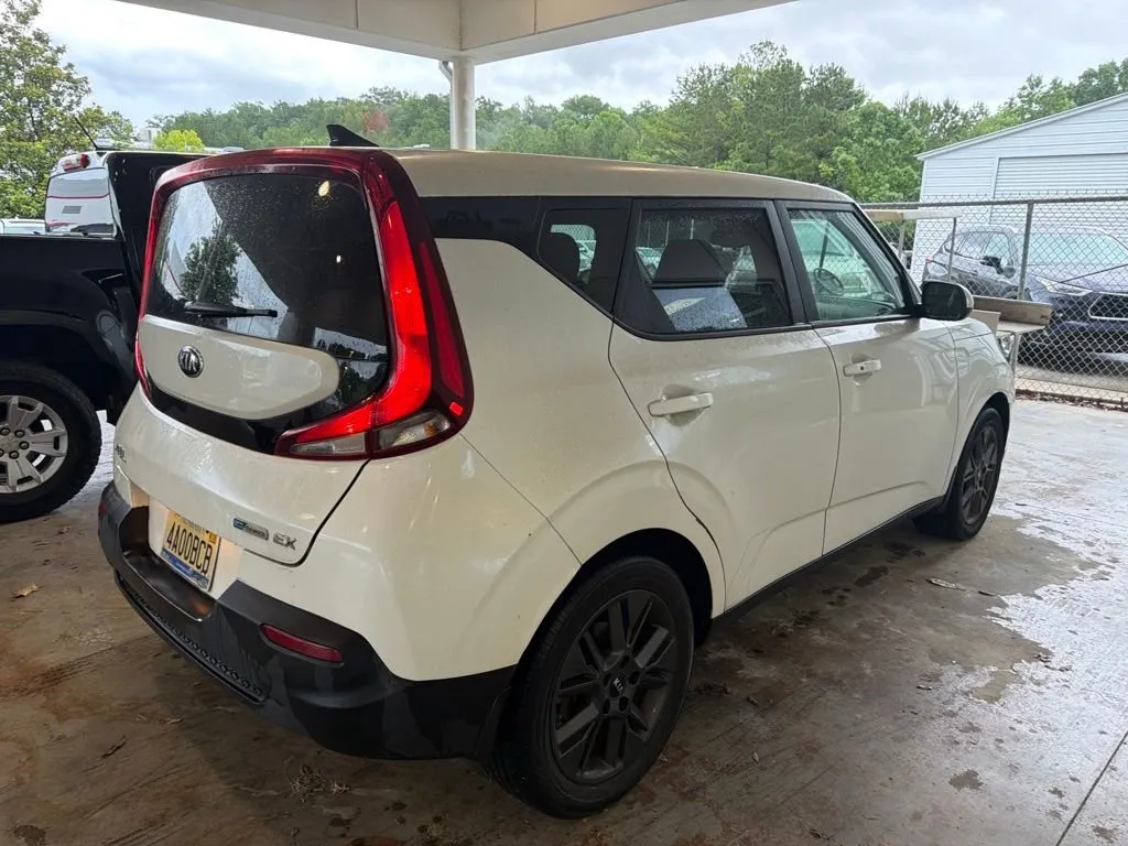 2021 Kia Soul EX thumbnail 3