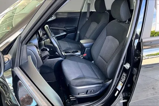 2021 Kia Soul EX thumbnail 18