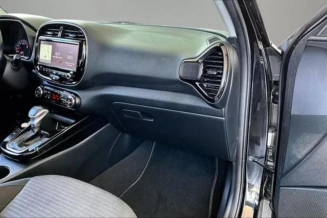 2021 Kia Soul EX thumbnail 21