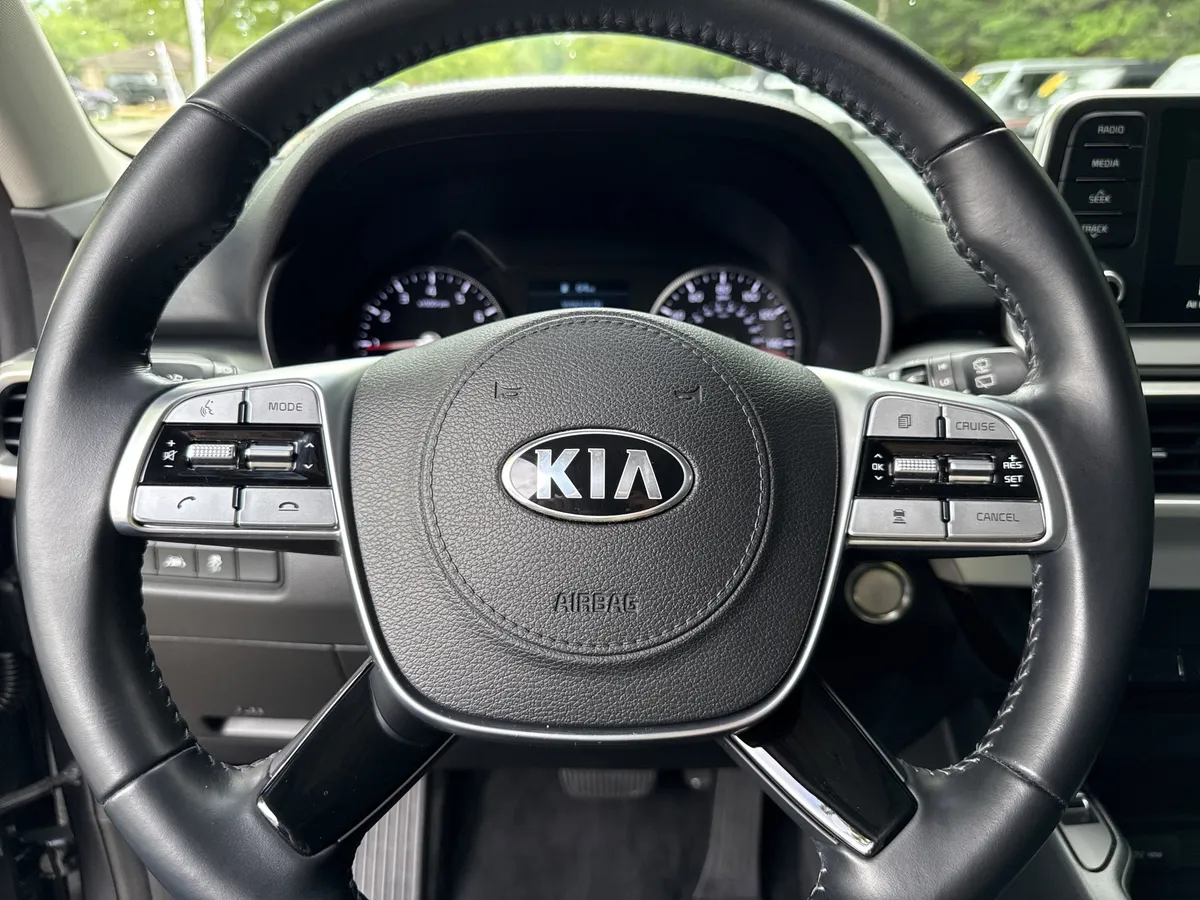 2021 Kia Telluride S thumbnail 23