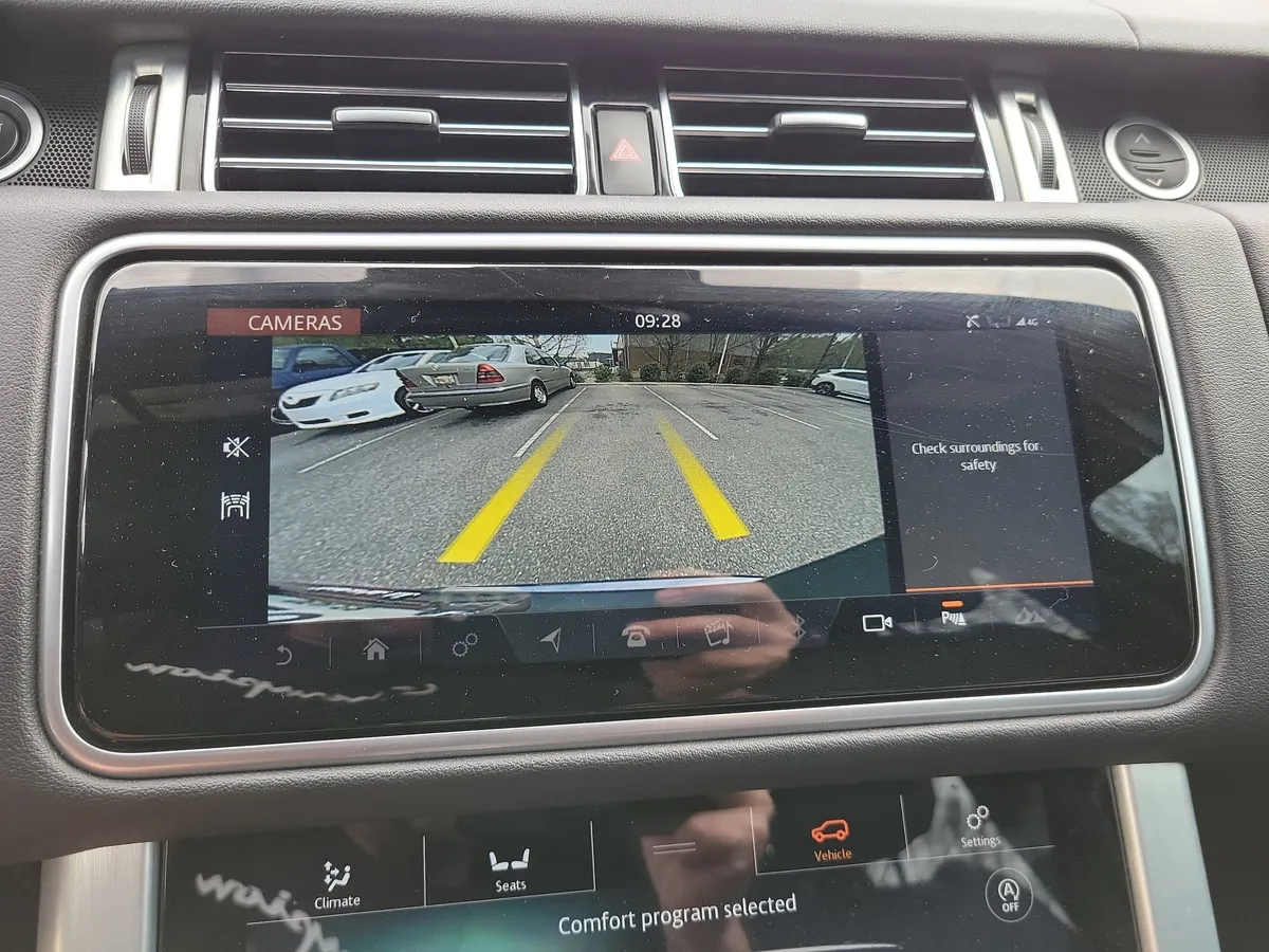 2021 Land Rover Range Rover thumbnail 16