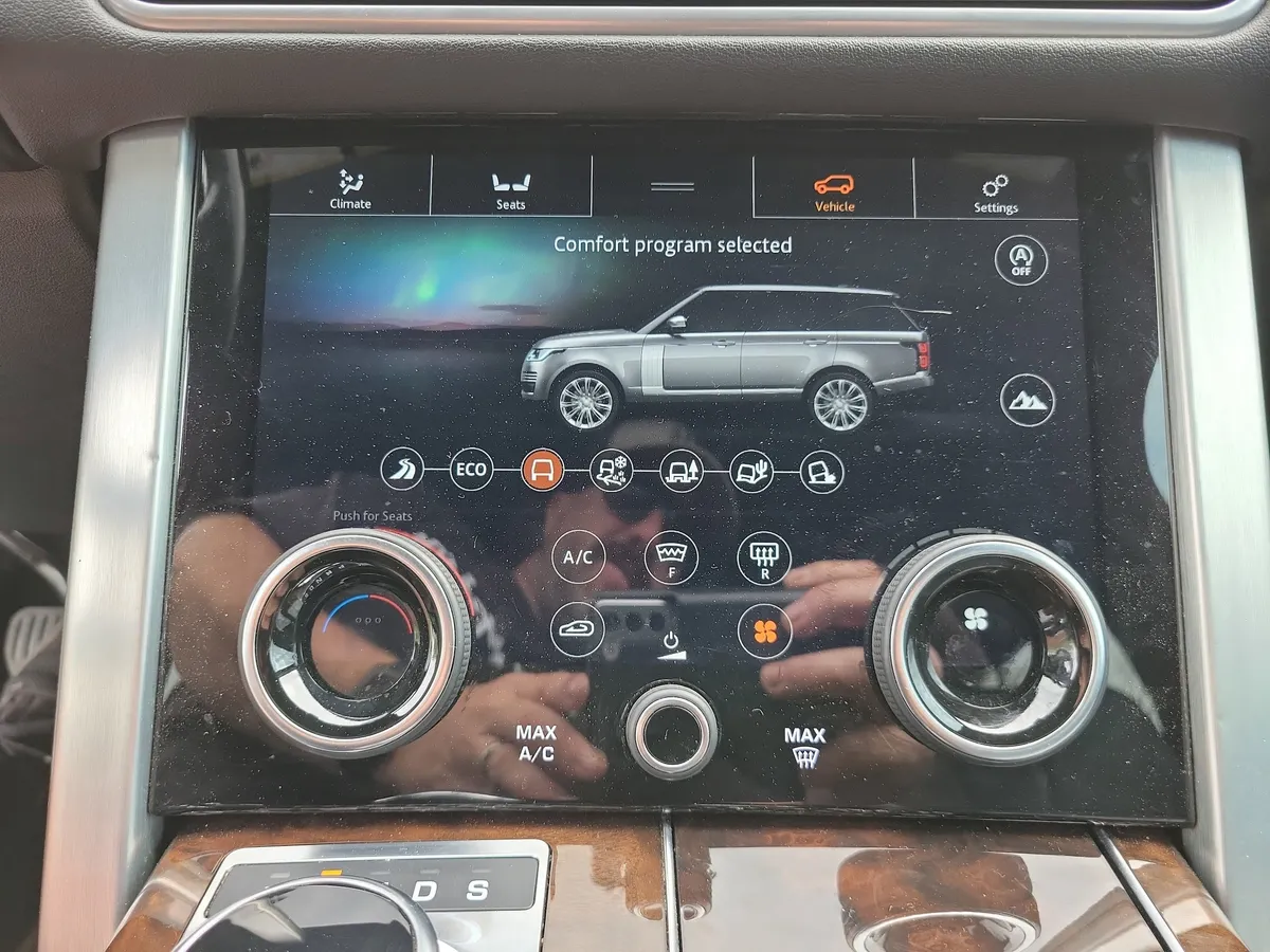 2021 Land Rover Range Rover thumbnail 17