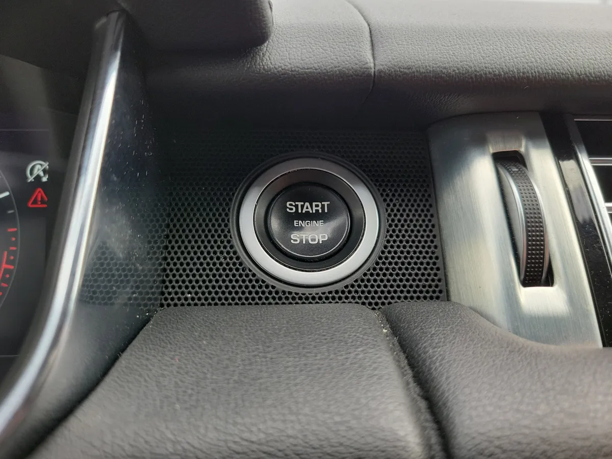2021 Land Rover Range Rover thumbnail 19