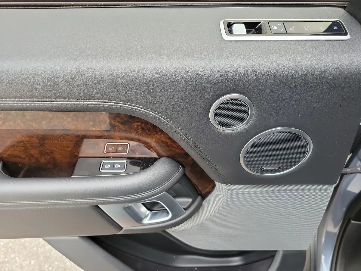 2021 Land Rover Range Rover thumbnail 25