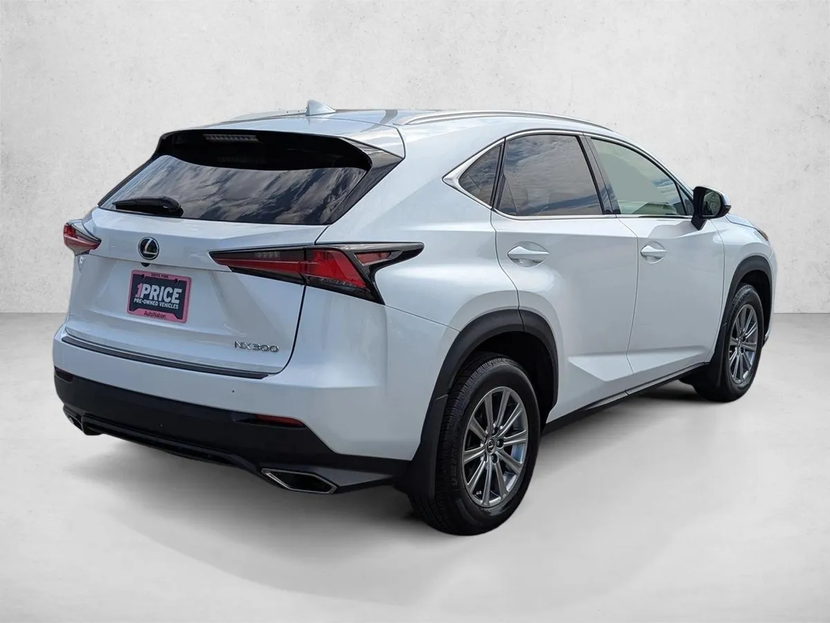 2021 Lexus NX NX 300 thumbnail 5