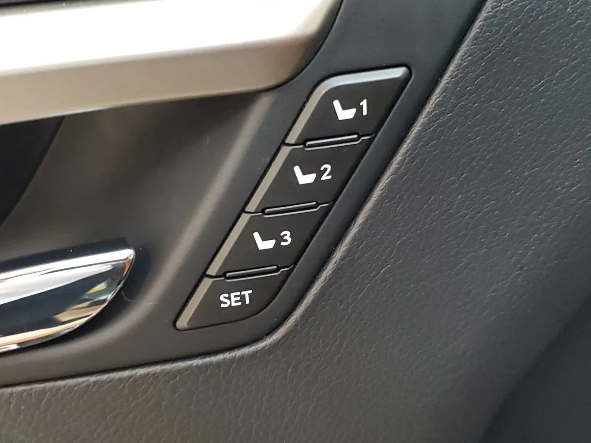 2021 LEXUS RX 350L thumbnail 18
