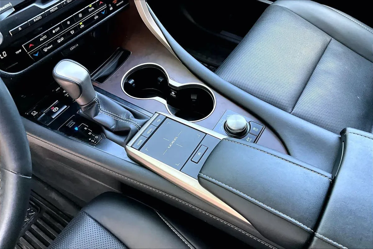 2021 Lexus RX 450h thumbnail 17