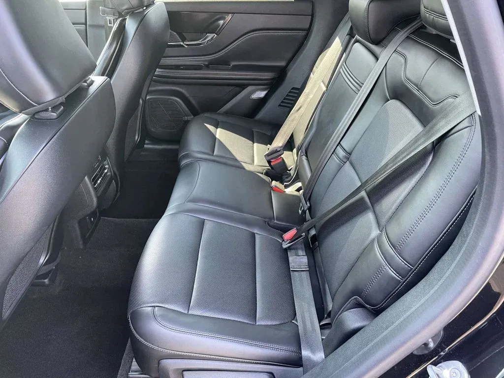 2021 Lincoln Corsair Standard thumbnail 12