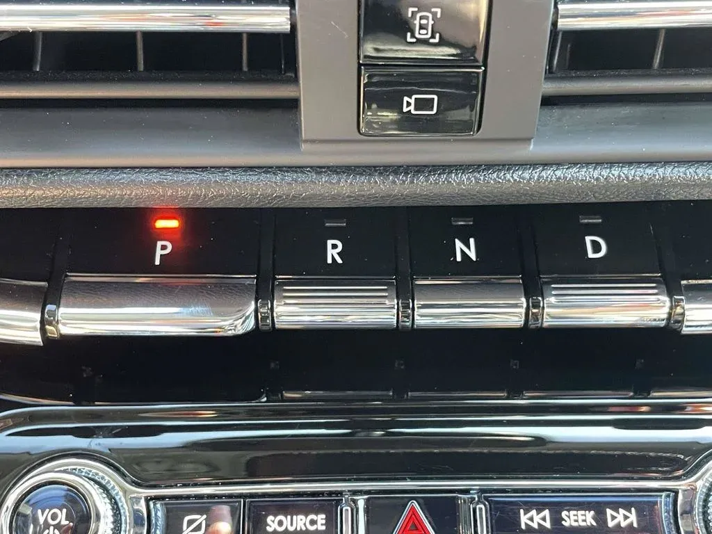 2021 Lincoln Corsair Standard thumbnail 17