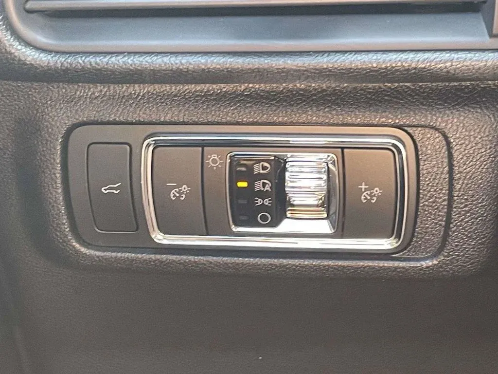 2021 Lincoln Corsair Standard thumbnail 27