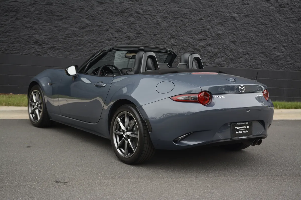 2021 Mazda MX-5 Miata Grand Touring thumbnail 2