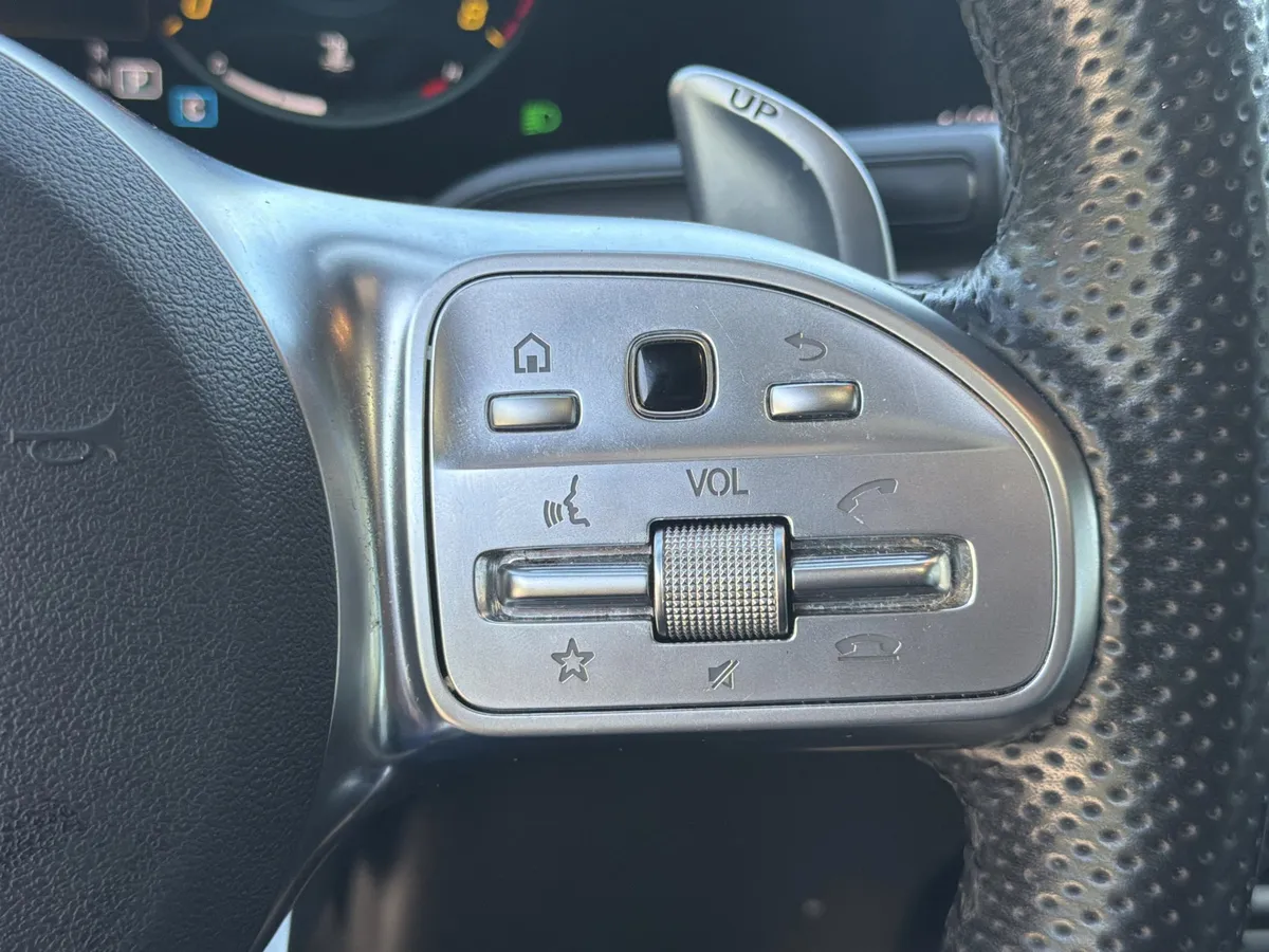 2021 Mercedes-Benz AMG GLB 35 4MATIC thumbnail 23