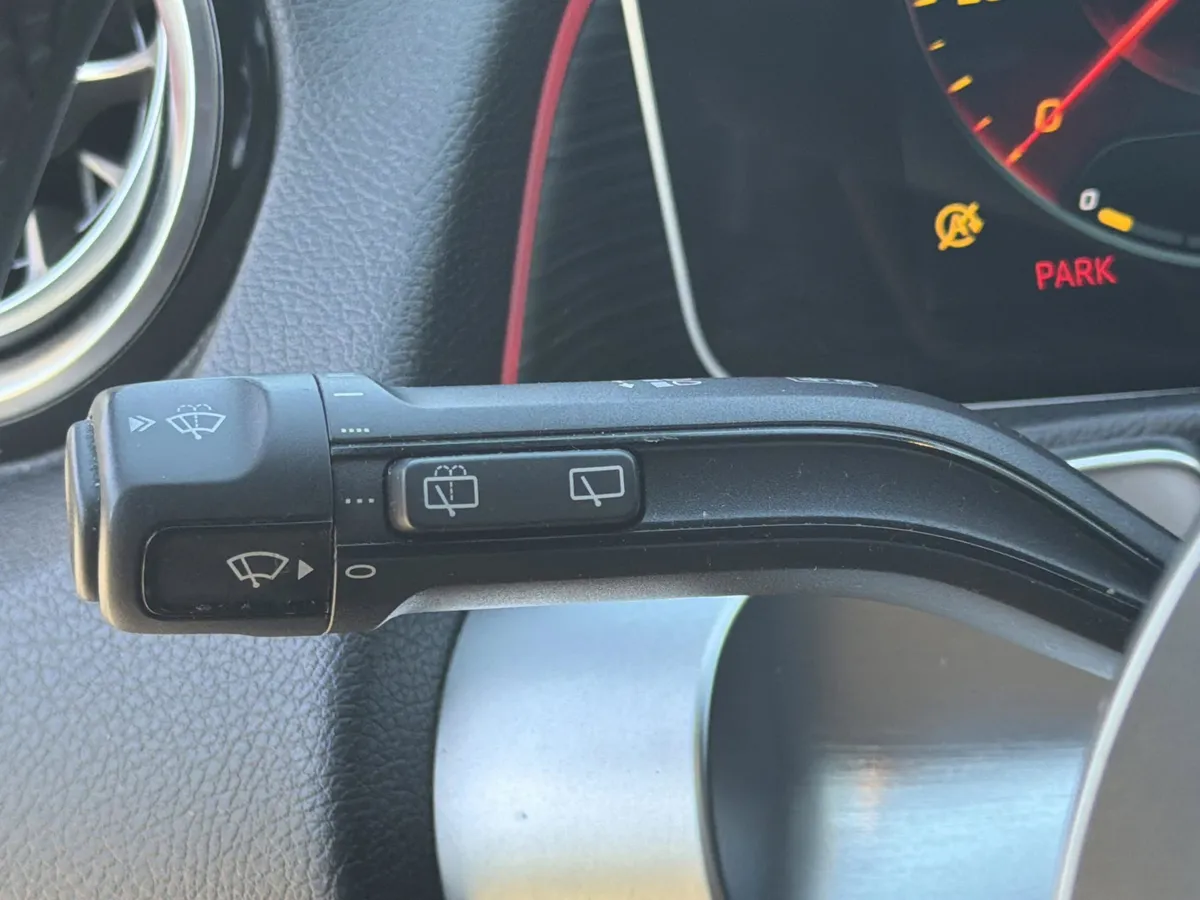 2021 Mercedes-Benz AMG GLB 35 4MATIC thumbnail 26