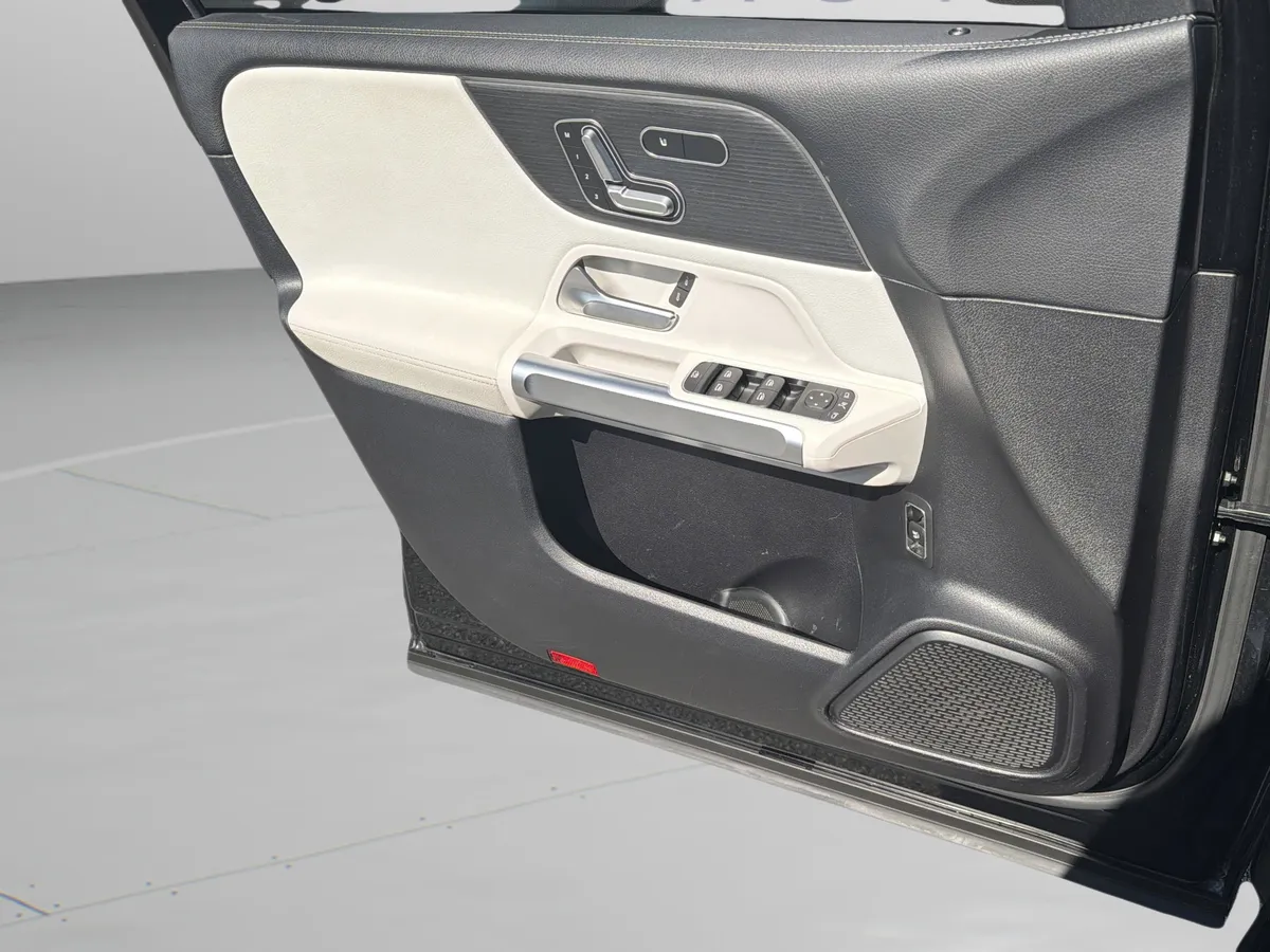 2021 Mercedes-Benz AMG GLB 35 4MATIC thumbnail 29