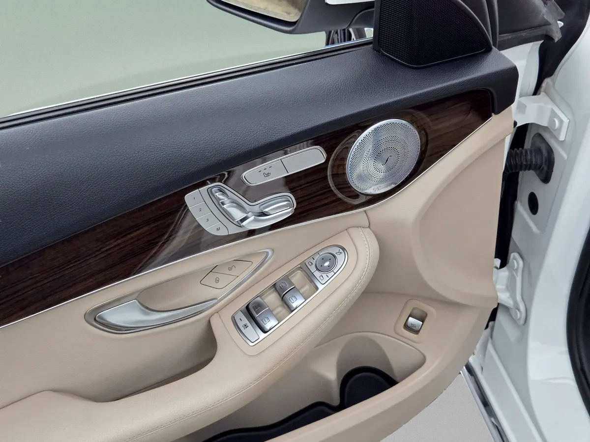 2021 Mercedes-Benz C-Class C 300 thumbnail 11