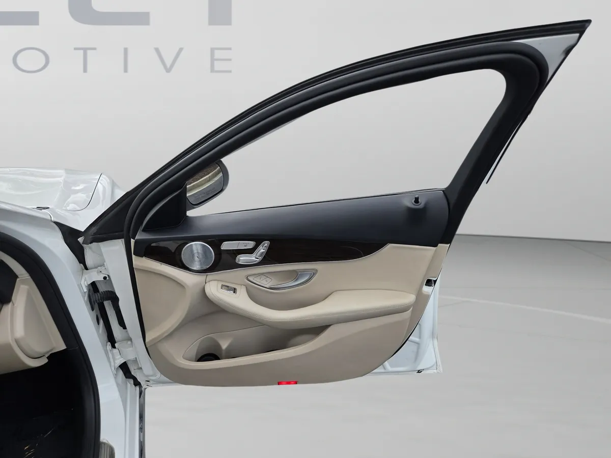 2021 Mercedes-Benz C-Class C 300 thumbnail 26