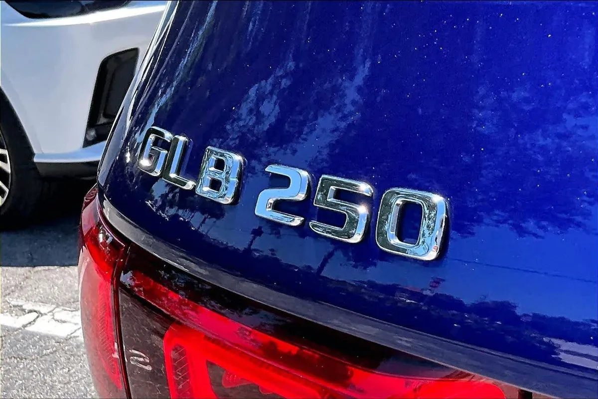 2021 Mercedes-Benz GLB 250 GLB 250 thumbnail 10