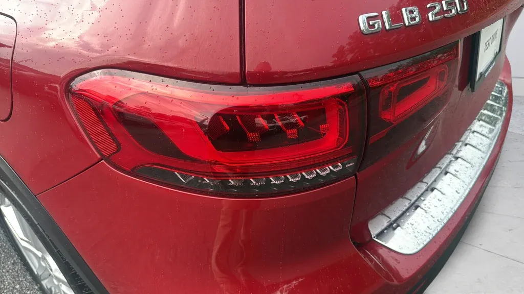 2021 Mercedes-Benz GLB GLB 250 thumbnail 26