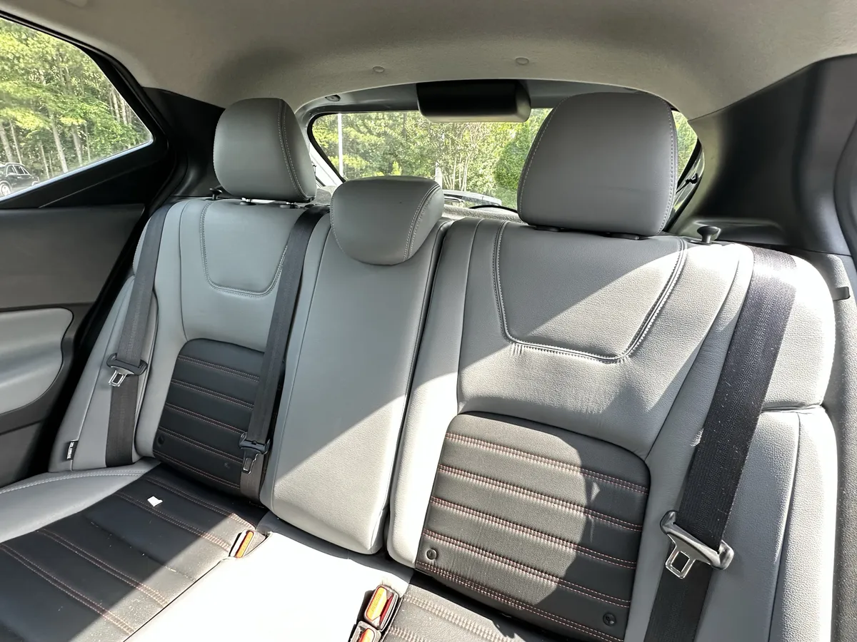 2021 Nissan Kicks SR FWD thumbnail 8