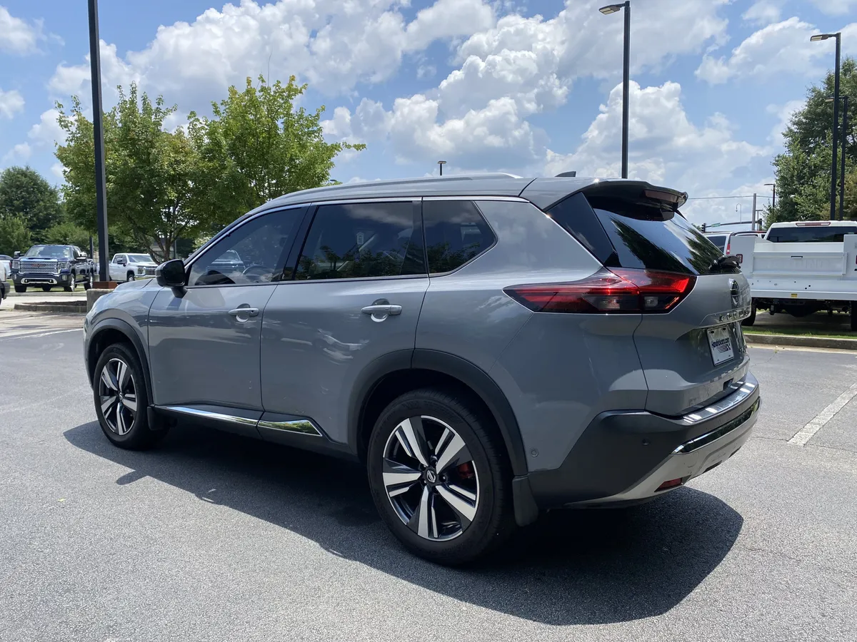 2021 Nissan Rogue Platinum thumbnail 6