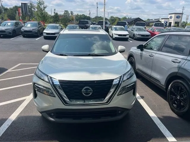 2021 Nissan Rogue SL thumbnail 2