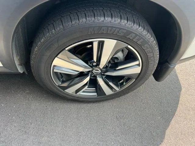 2021 Nissan Rogue SL thumbnail 4