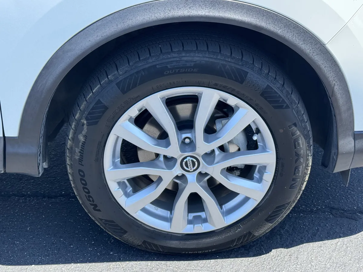 2021 Nissan Rogue Sport S thumbnail 11