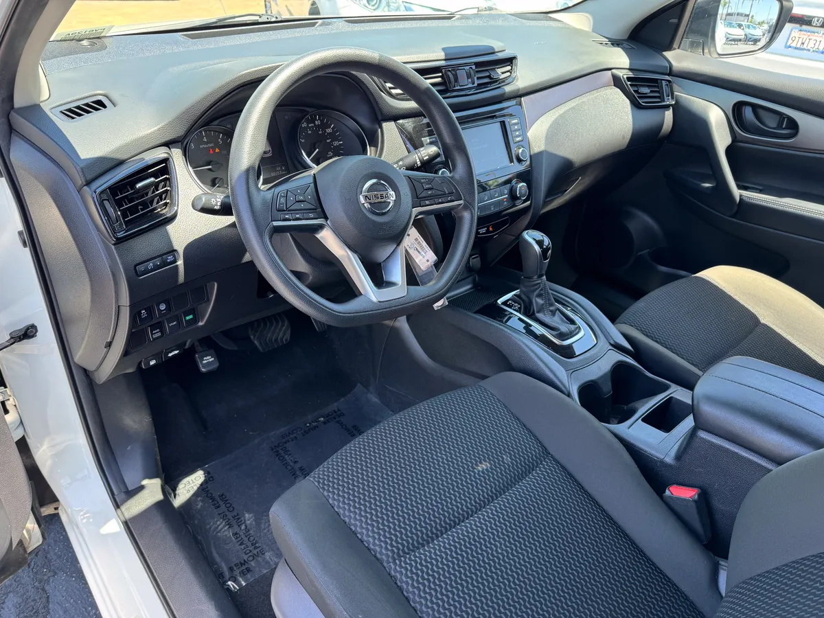 2021 Nissan Rogue Sport S thumbnail 16