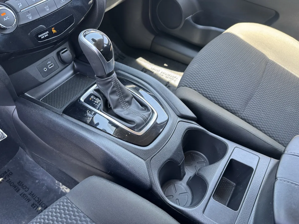 2021 Nissan Rogue Sport S thumbnail 25