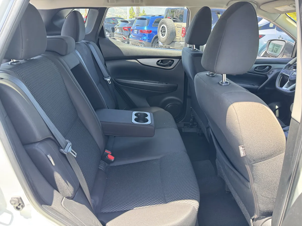 2021 Nissan Rogue Sport S thumbnail 31