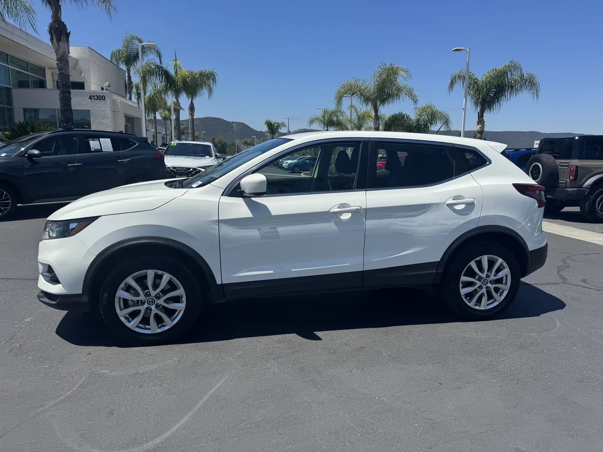 2021 Nissan Rogue Sport S thumbnail 6