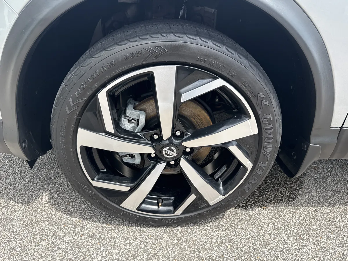 2021 Nissan Rogue Sport SL thumbnail 11