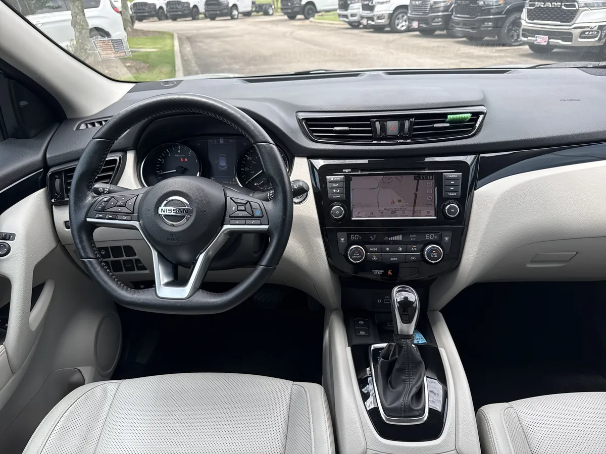 2021 Nissan Rogue Sport SL thumbnail 21