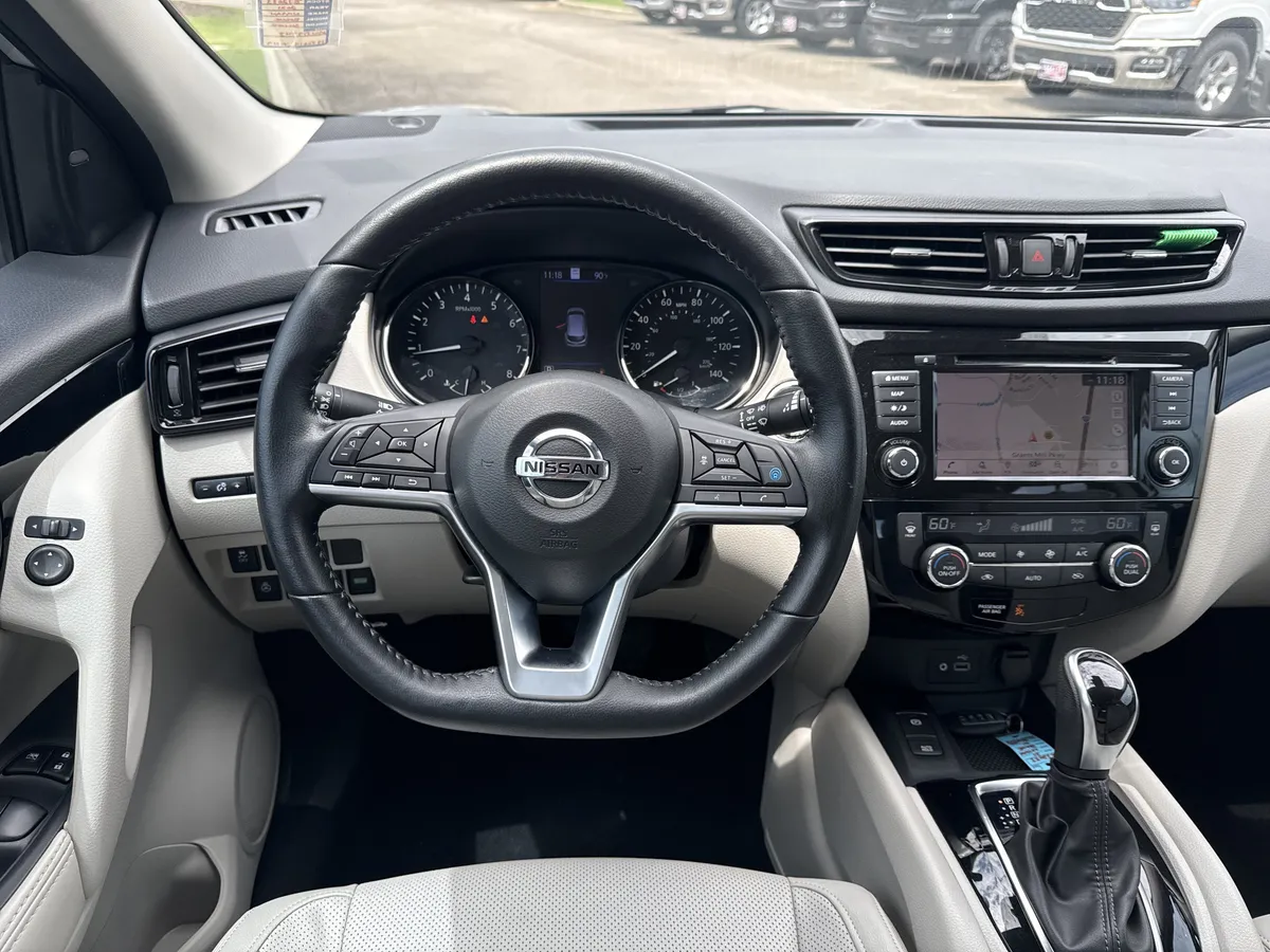 2021 Nissan Rogue Sport SL thumbnail 22
