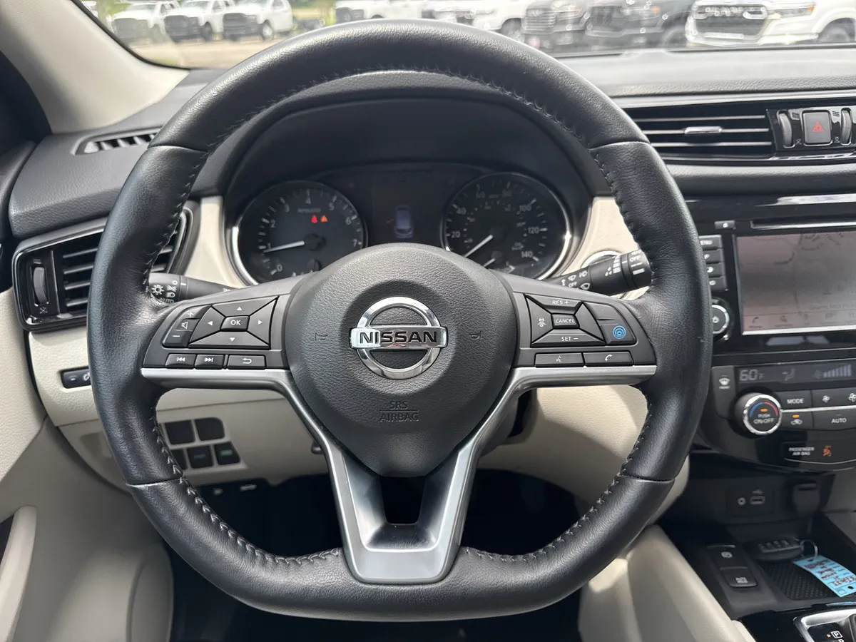 2021 Nissan Rogue Sport SL thumbnail 23