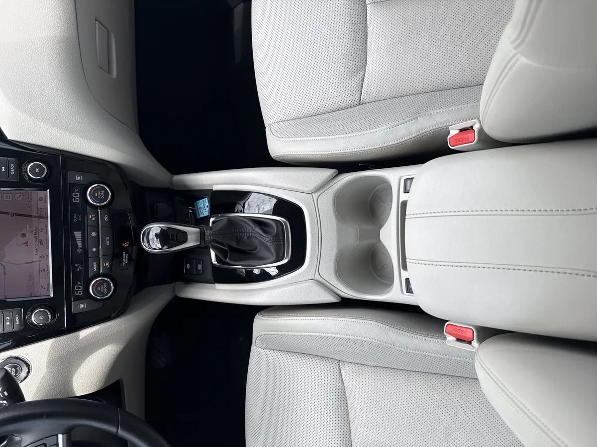 2021 Nissan Rogue Sport SL thumbnail 29