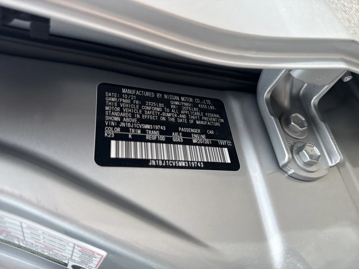 2021 Nissan Rogue Sport SL thumbnail 31