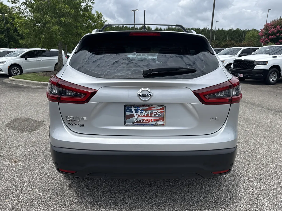 2021 Nissan Rogue Sport SL thumbnail 6