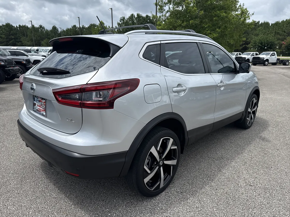 2021 Nissan Rogue Sport SL thumbnail 7