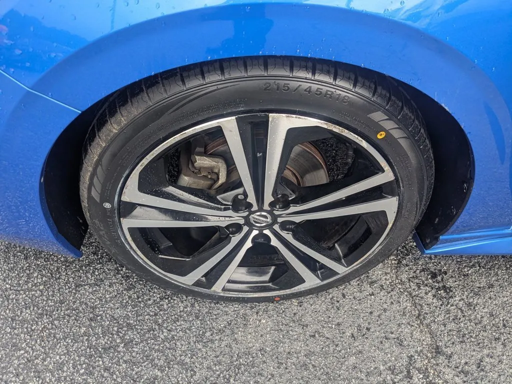2021 Nissan Sentra SR thumbnail 10
