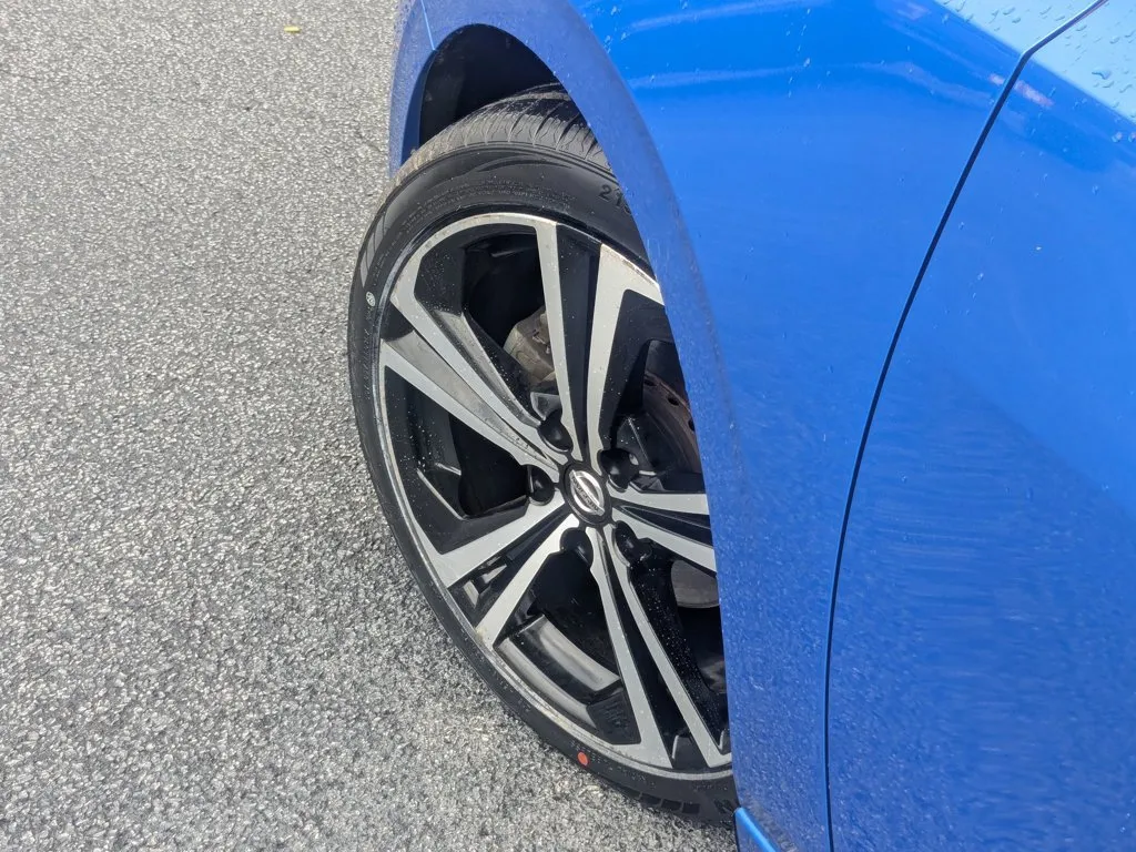 2021 Nissan Sentra SR thumbnail 9
